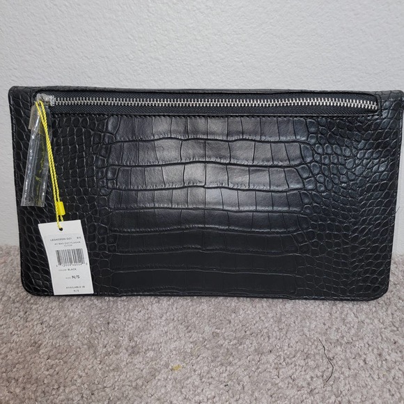 BCBGeneration Black Croc Embossed Foldover Clutch NEW - Picture 2 of 4